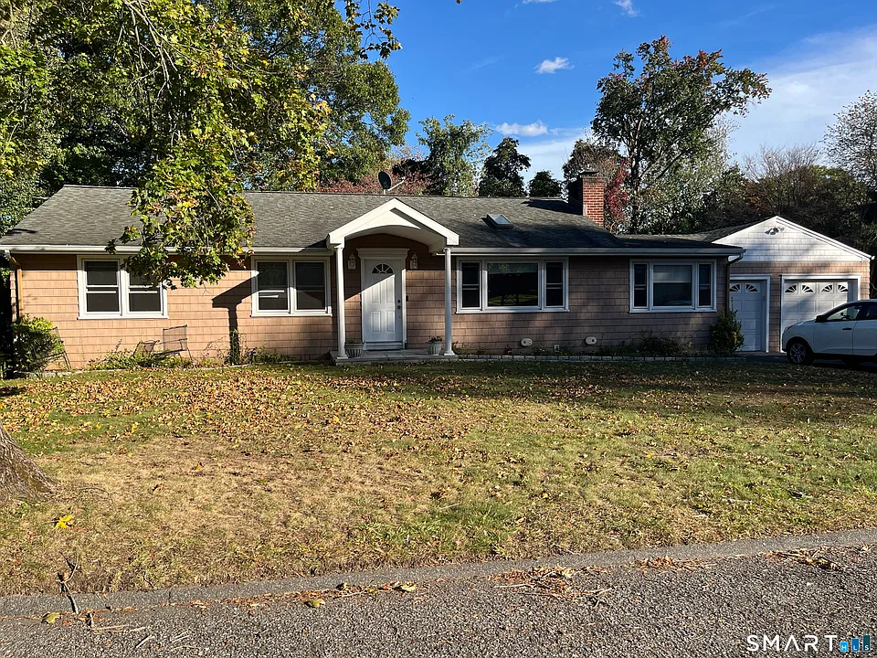 32 Poplar St