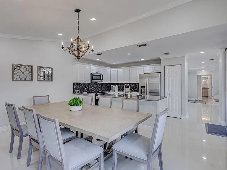 17 Selby Ln — Photo 28