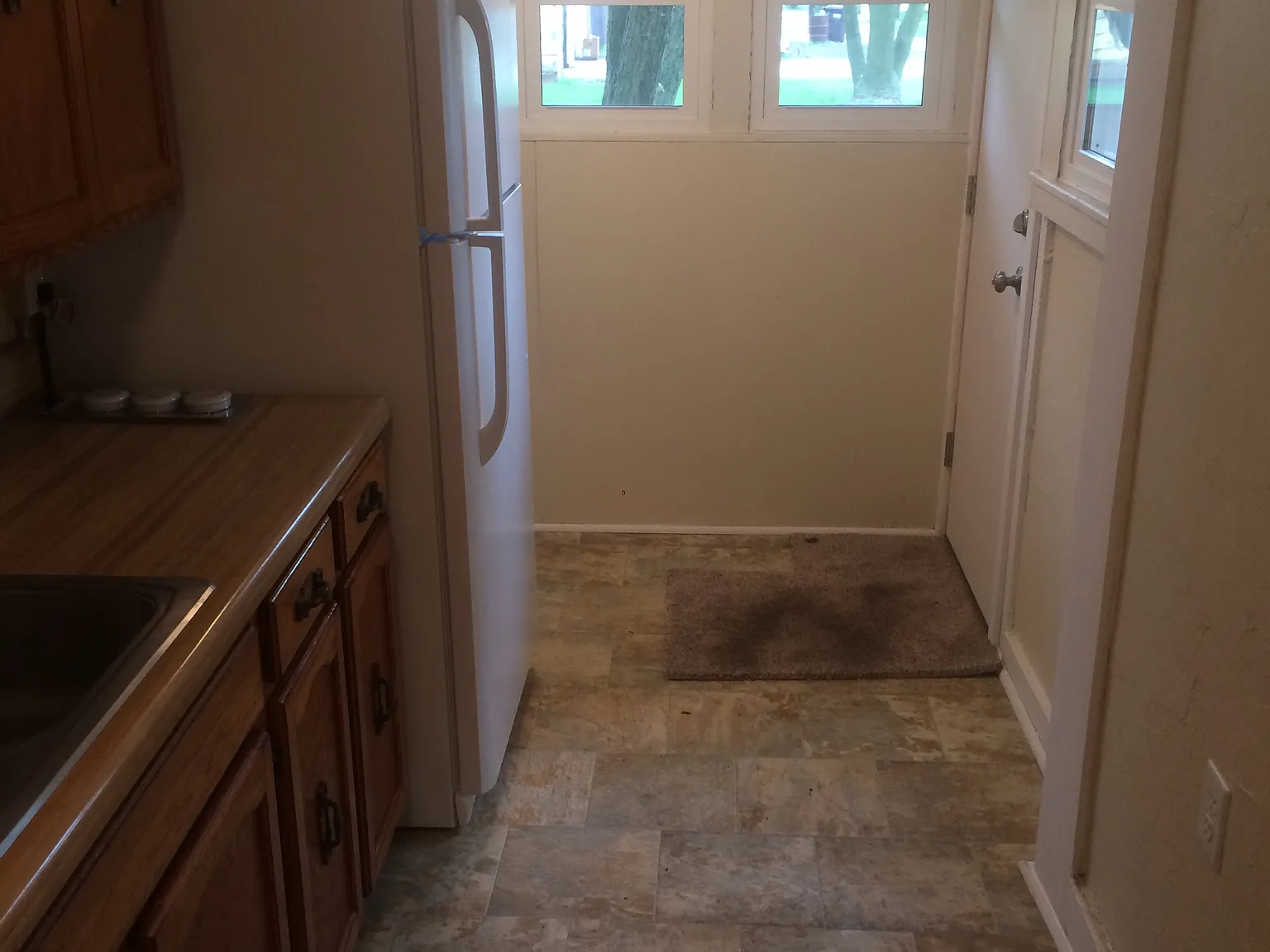 2 bed, 1325 sqft, $880 — Photo 4