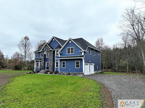 3rd image of 3 Bellis Ln