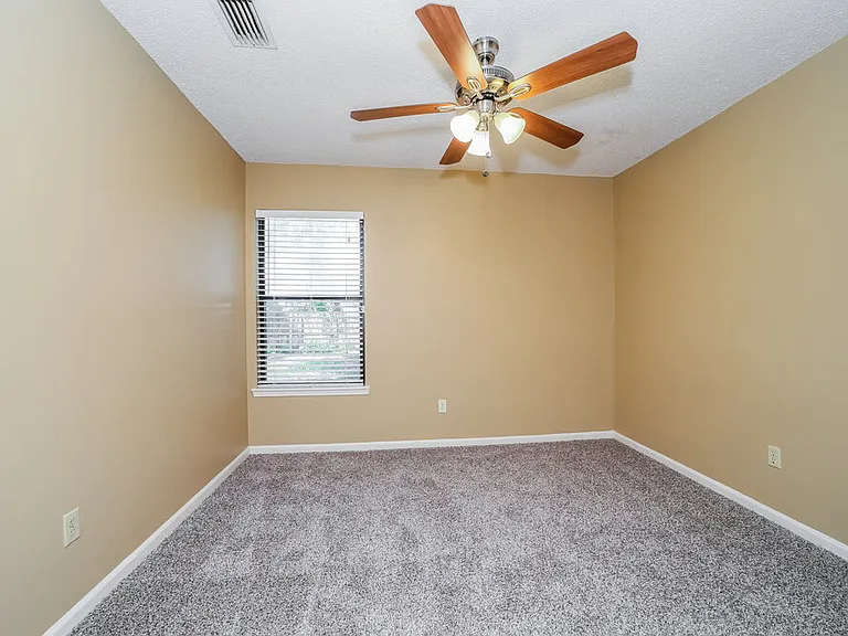2244 Aspen Ridge Ct — Photo 11