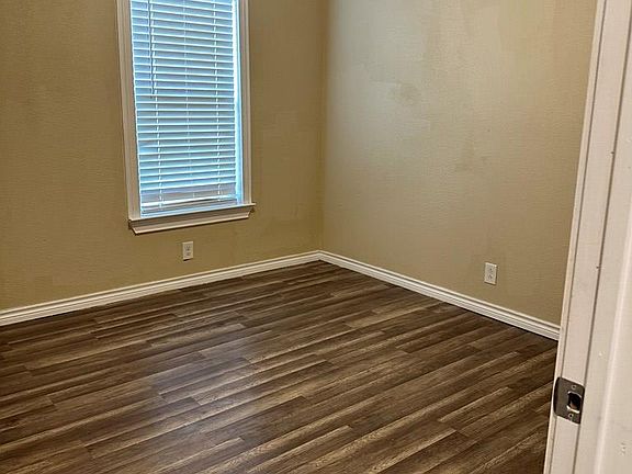 4th image of 1711 Doran Dr