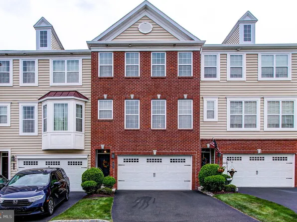 11 Wildflower Ct, Telford, PA 18969