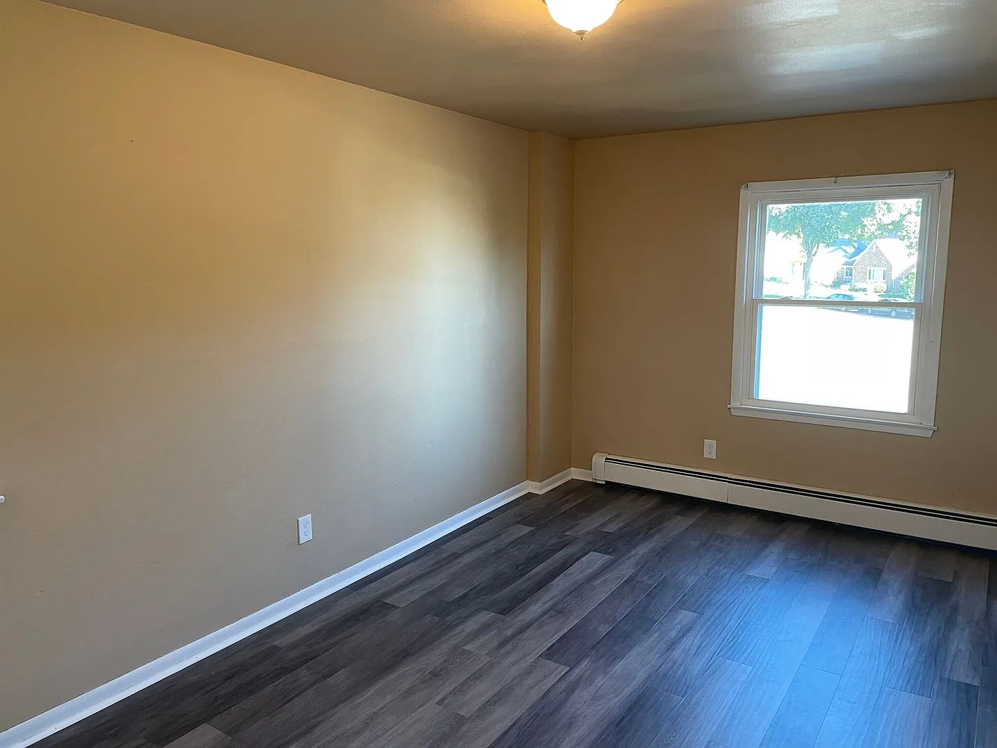 6813 W Hampton Ave. — Photo 3