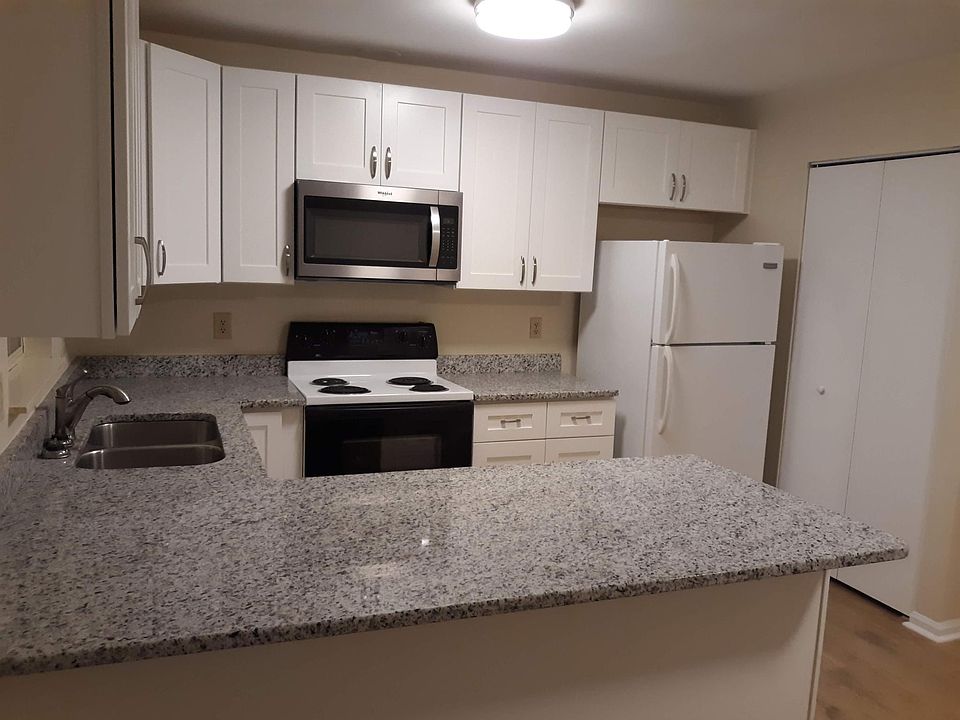 New Granite countertops and new Cabinetry!