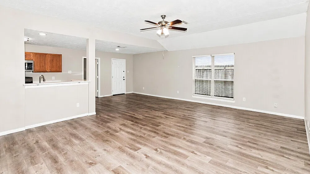 3 bed, 2.0 bath, 1474 sqft, $1,685 — Photo 3