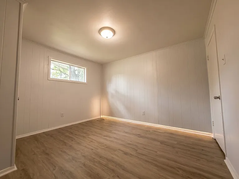 518 Burlington Cir — Photo 5