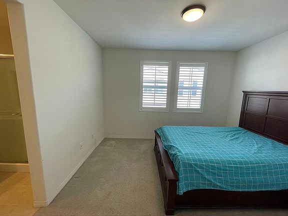 4th image of 909 Santa Fe Ave Unit B