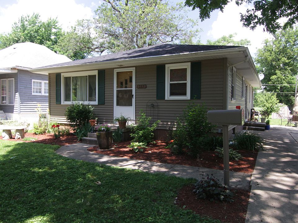 1st image of 222 W 11th St