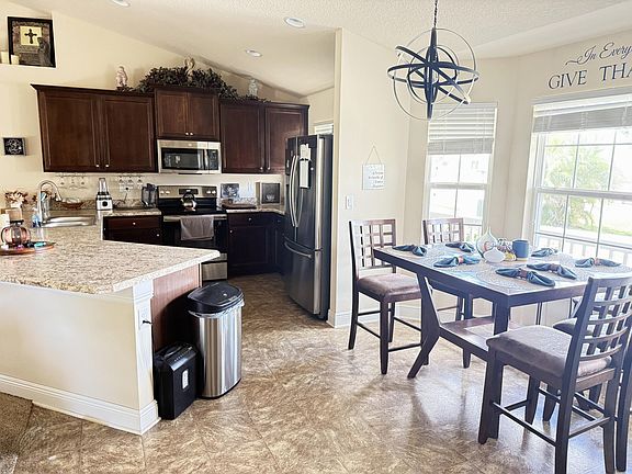 3rd image of 2177 SE Dolphin Rd