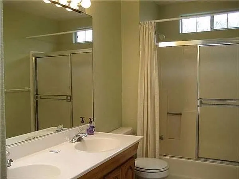 4634 Greene St — Photo 4