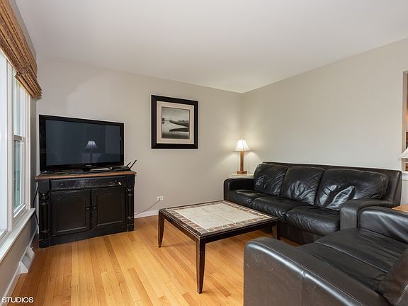 4th image of 419 N Kenilworth Ave