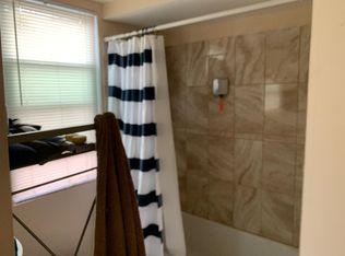 2437 W 34th St #1F, Chicago, IL 60608