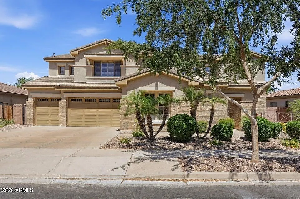 7 bed, 4.5 bath, 5339 sqft, $5,500 — Photo 2