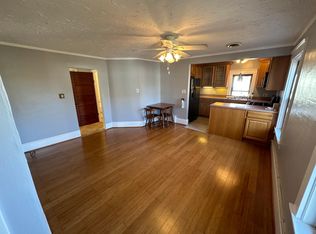 153 Conway St #2R, Greenfield, MA 01301