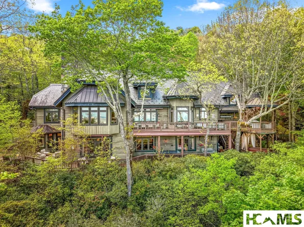 1052 Toxaway Drive, Lake Toxaway, NC 28747