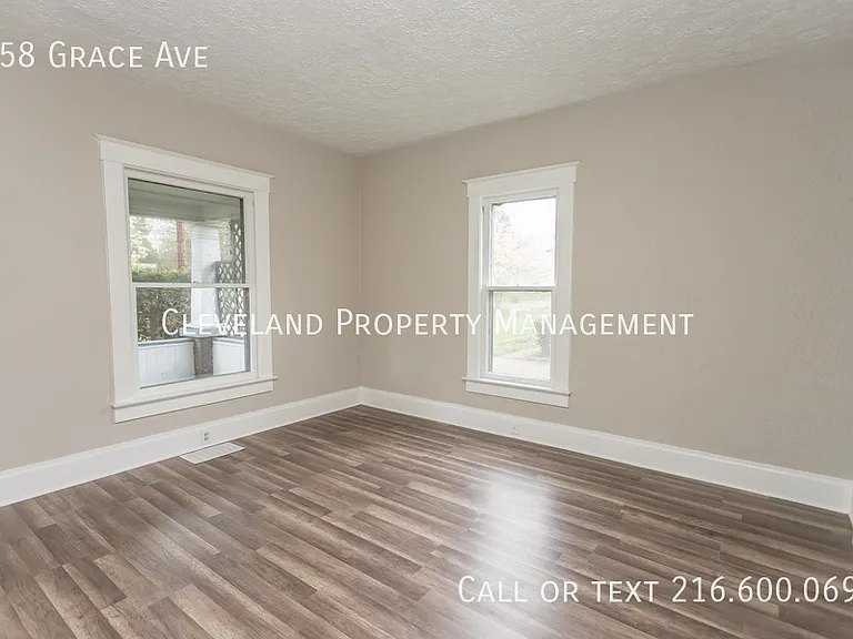 558 Grace Ave — Photo 21
