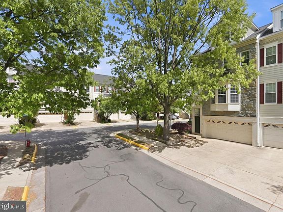 3rd image of 2167 Capstone Cir