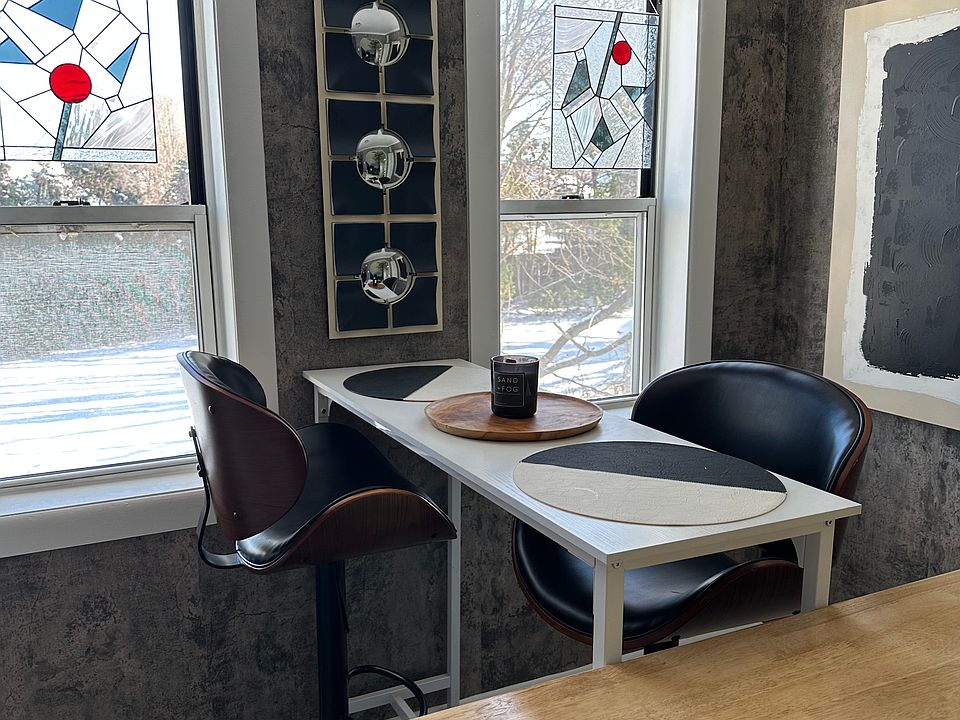 Good Size Kitchen with Breakfast Bar