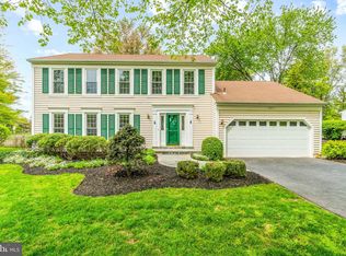 12614 Heritage Farm Ln, Herndon, VA