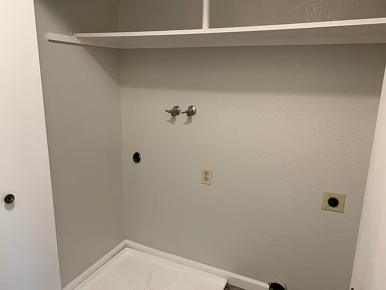 2577 Westberry Dr — Photo 12