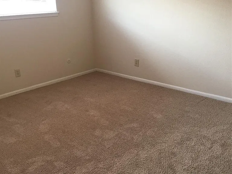 1111 Lyric Ln — Photo 3