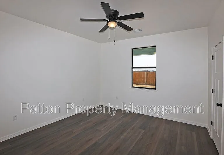13771 Periwinkle Dr #B — Photo 24