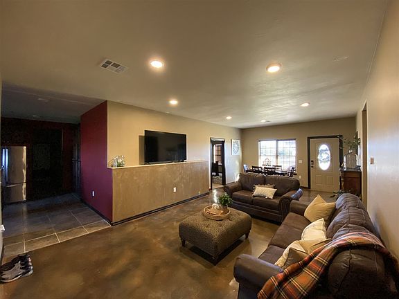 4th image of 1102 W Avery Ln