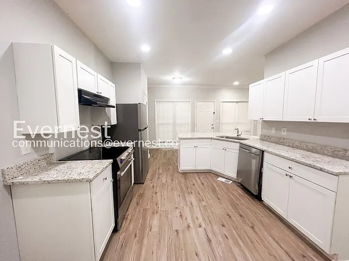66 Holly Rd NW — Photo 8