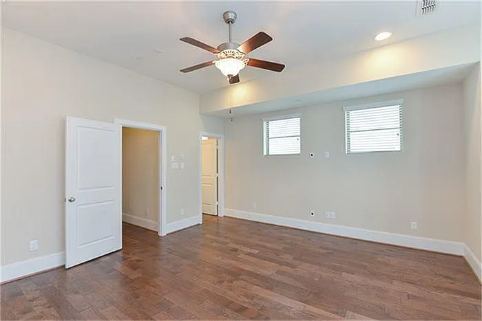 2112 Radcliffe St — Photo 4