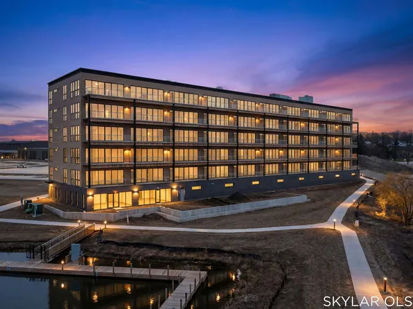 901 Adelaide Cir Unit 205, Muskegon, MI 49441