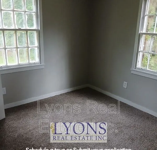 1706 Clover Dr — Photo 9