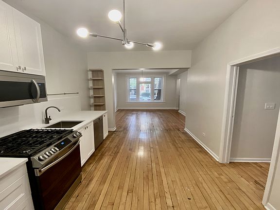 2nd image of 1070 N Paulina St #F