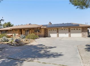 9094 9th Ave, Hesperia, CA 92345