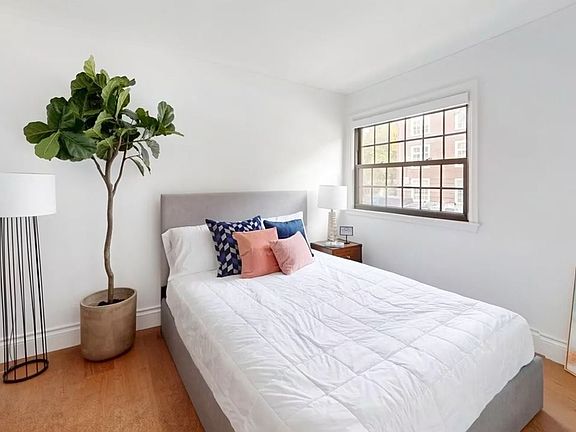 3rd image of 21 Arrow St #508
