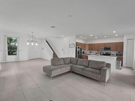 4th image of 5558 Quiet Lake Pl