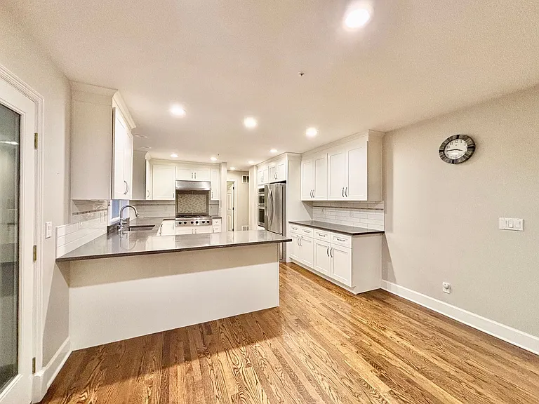 13211 NE 10th Pl — Photo 9