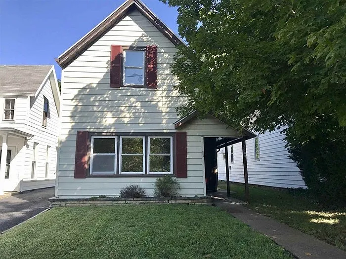 2209 W Iowa St photo 1