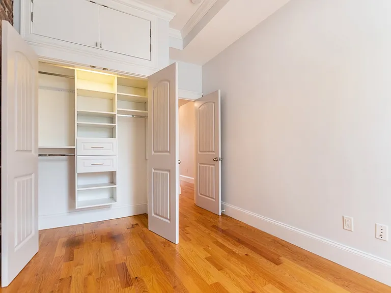 9 Everett Ave #2 — Photo 36