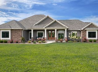 13275 N Country Club Rd, Effingham, IL 62401