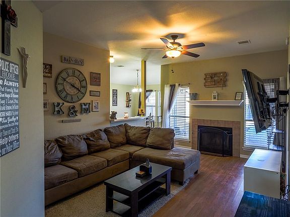 3rd image of 103 Harvest Ln