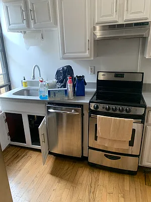 Rented by CITY SKYLINE REALTY INC | media 18