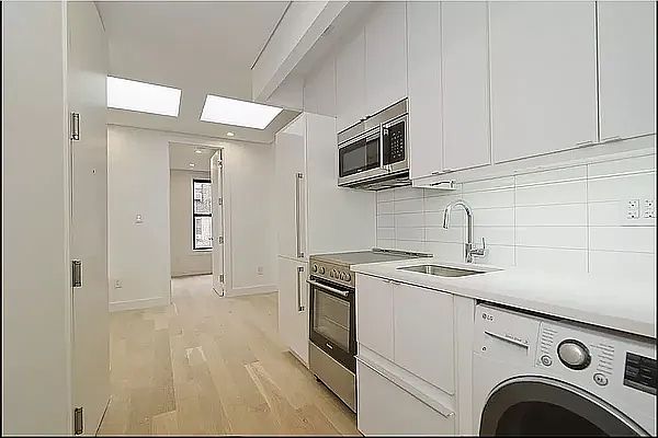 2nd image of 26 Prince St #13