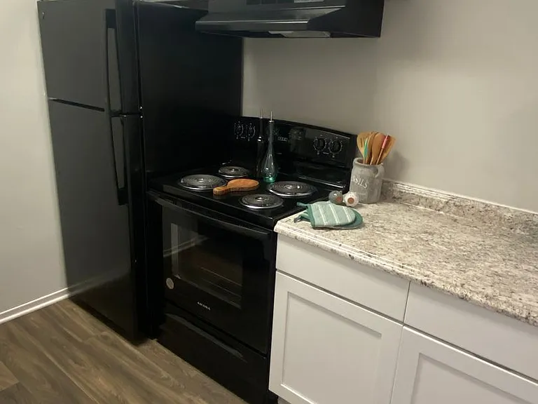 Overbrook Place Apartments — Photo 16