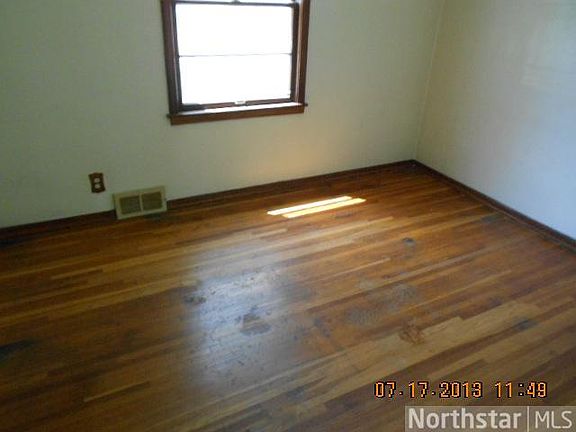 5th image of 2513 1st Ave E