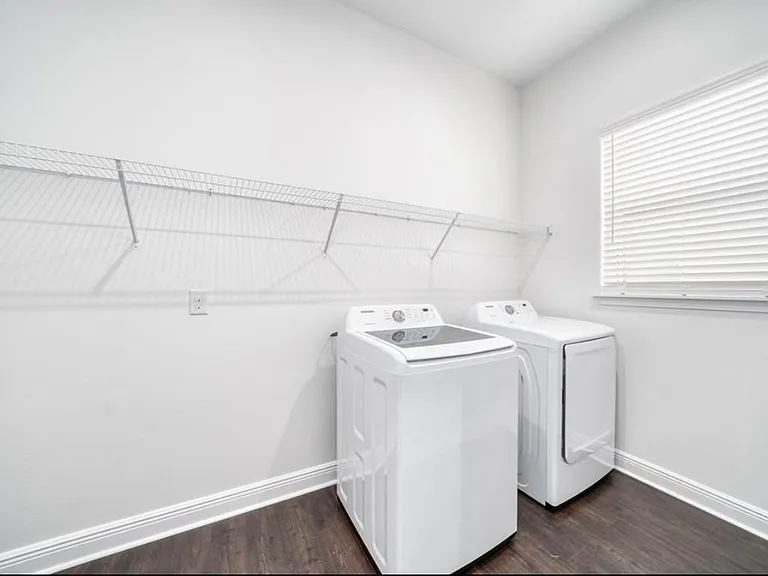 7070 Higgs Aly — Photo 26