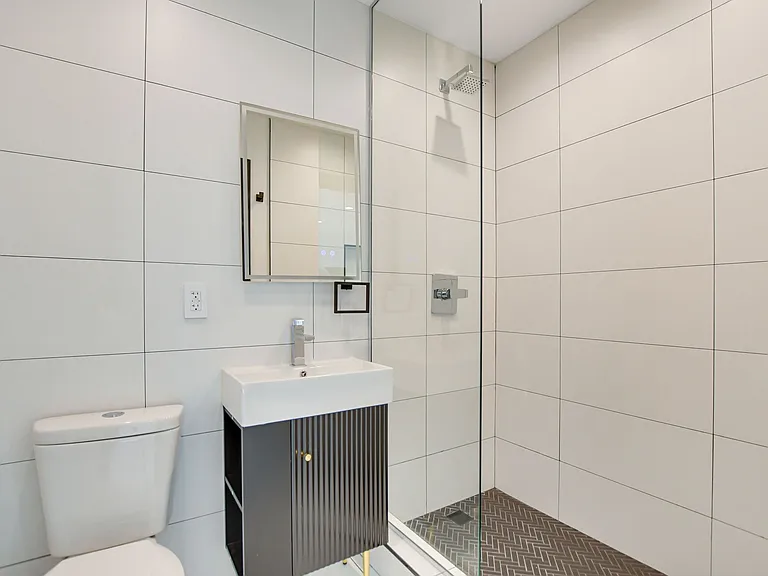 946 S Ridgeley Dr #109 — Photo 8