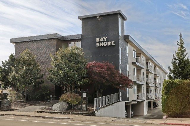 1st image of 6421 Lake Washington Blvd NE