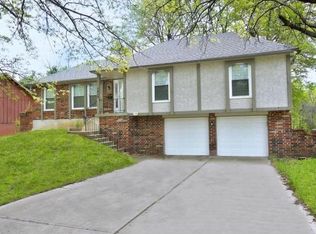 7909 Southview Dr, Grandview, MO 64030
