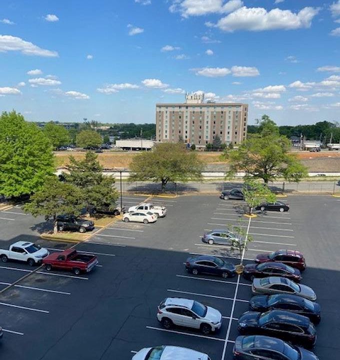 1st image of 700 E 9th St APT 5